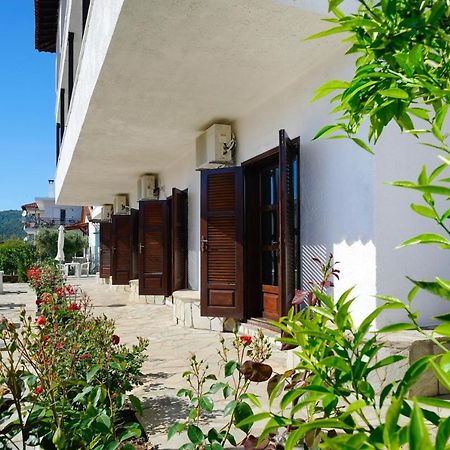 Kritikos Apartments Pyrgadikia Buitenkant foto
