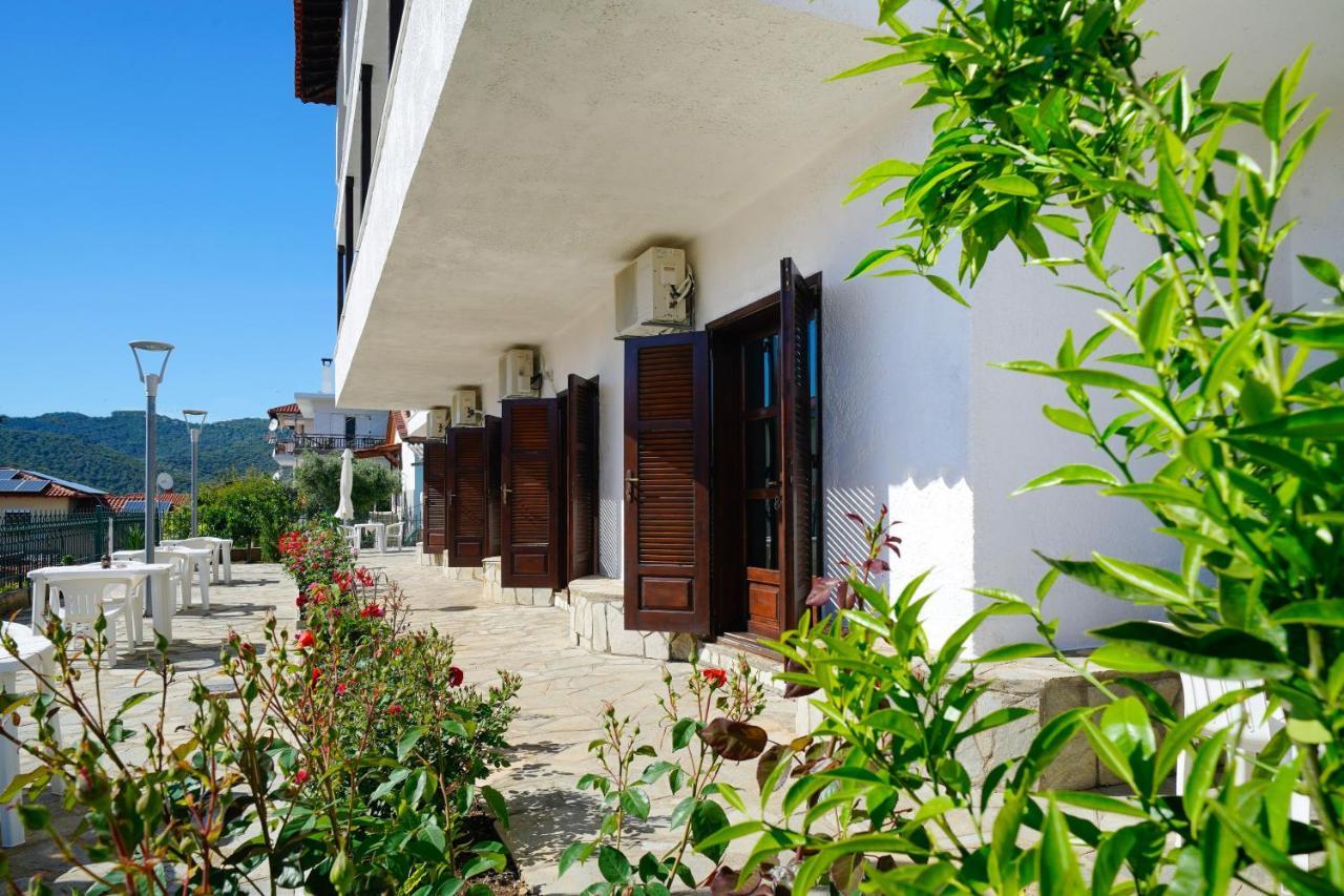 Kritikos Apartments Pyrgadikia Buitenkant foto