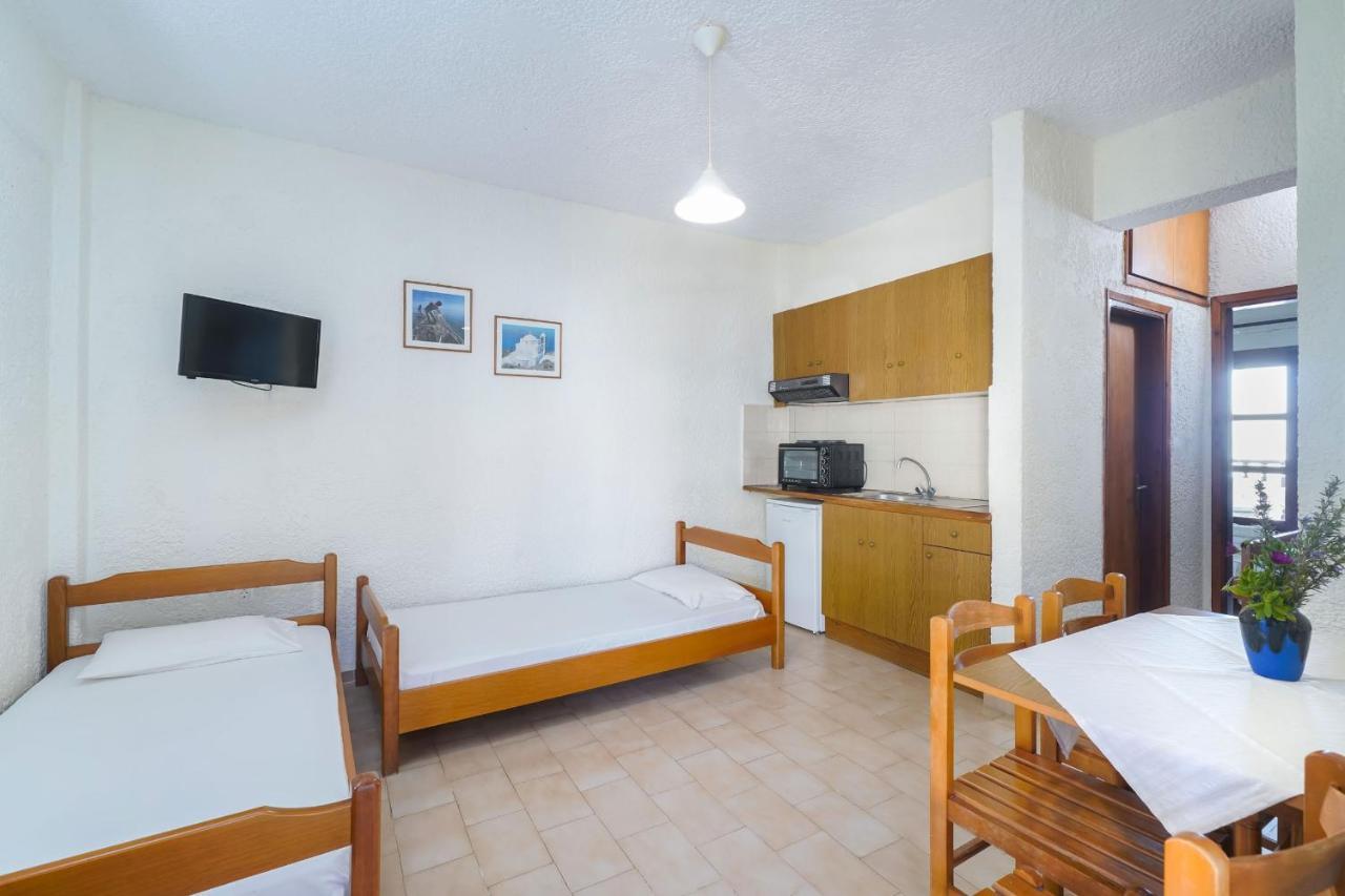 Kritikos Apartments Pyrgadikia Buitenkant foto
